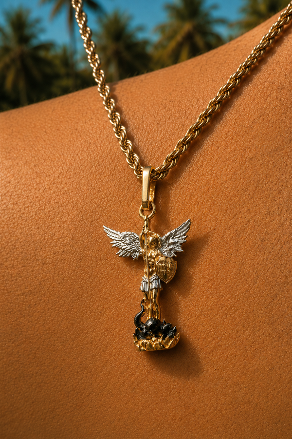 Dije San Miguel Arcangel 1.9gr / 2.6cm / Tres Oros 18K